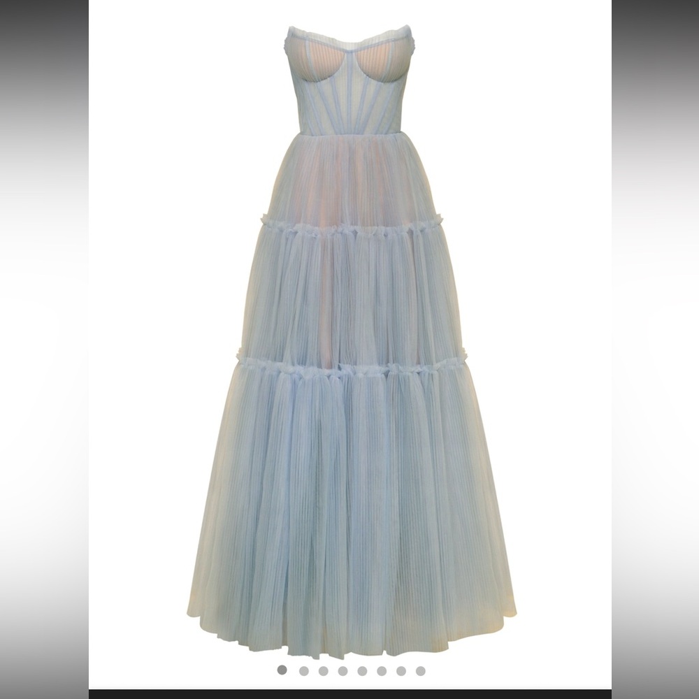 Milla Elegant Strapless Tulle Gown